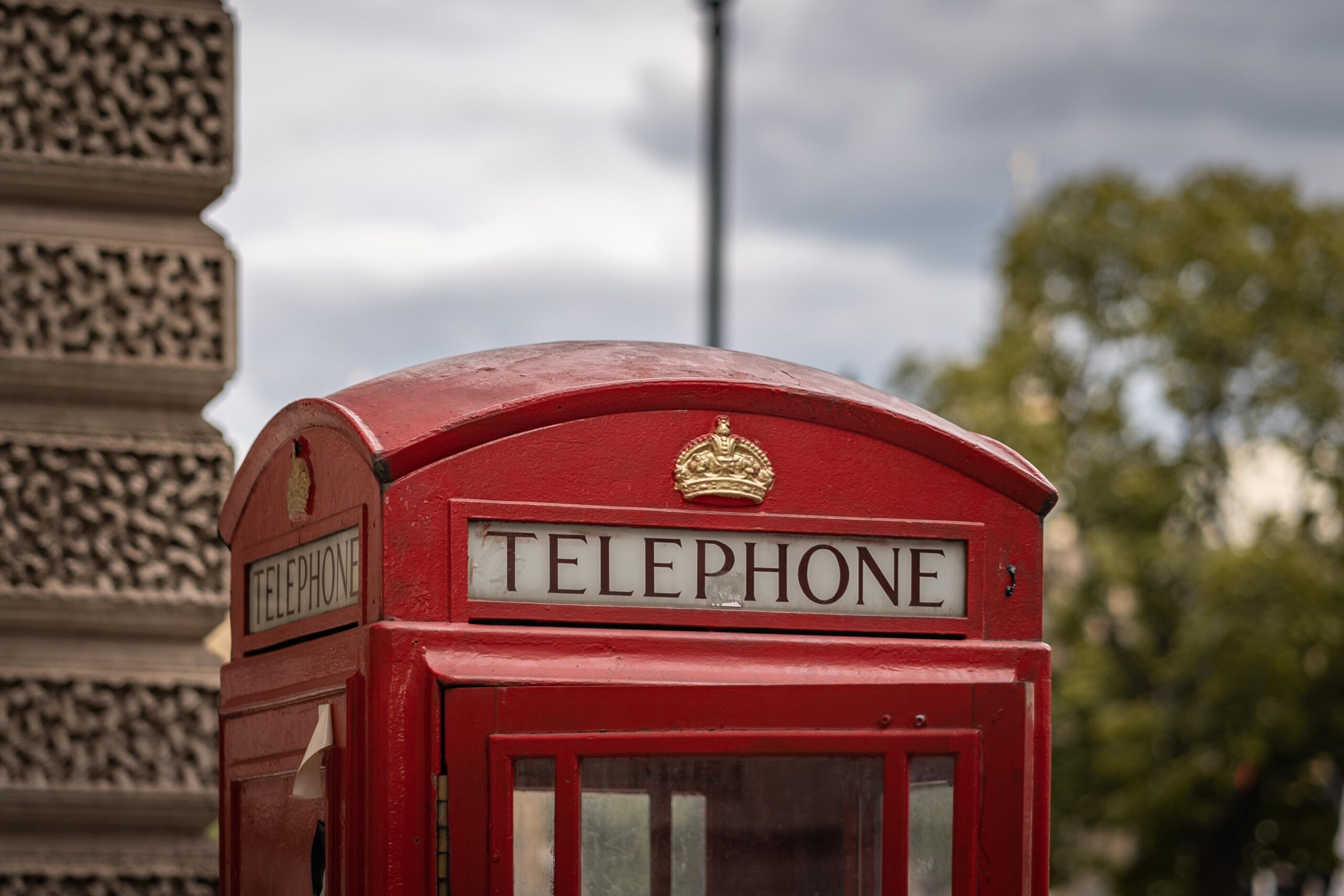 Czerwona budka telefoniczna w Londynie