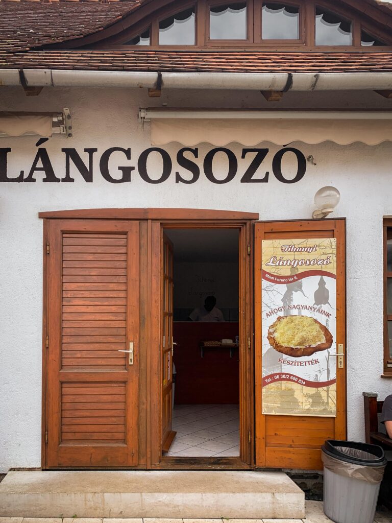 Knajpka z langoszami w Tihany